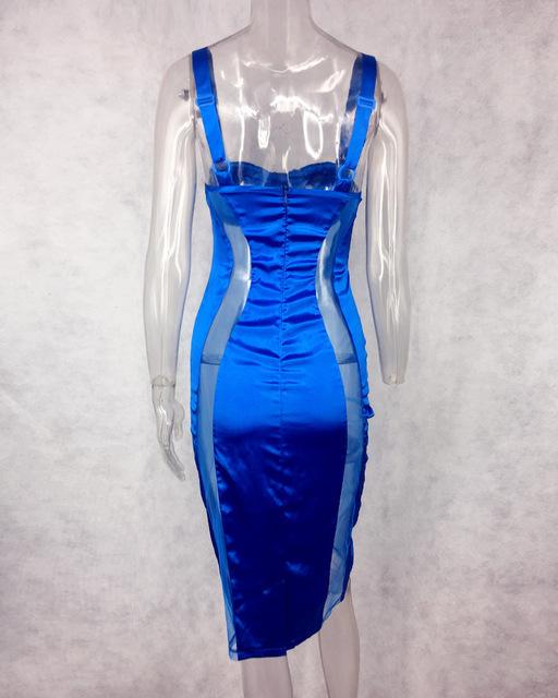 Robe fashion en satin, dos nu 