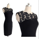 Robe courte de soirée avec un décolleté voilé